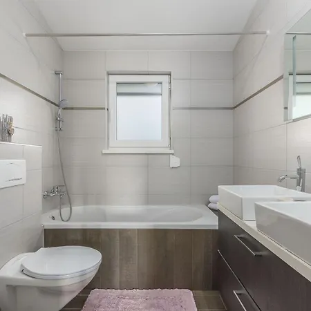 Anita For 7 People Near With Private Pool And Beautiful Garden * Poreč