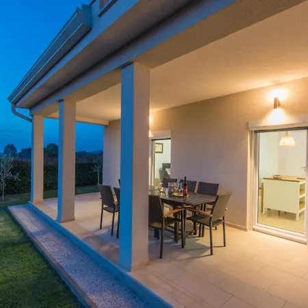 Anita For 7 People Near With Private Pool And Beautiful Garden Villa Poreč
