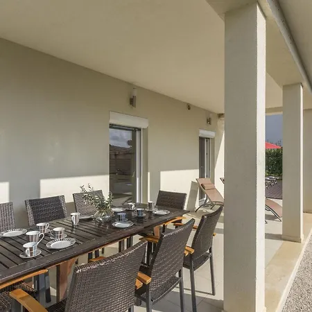 Вилла Anita For 7 People Near With Private Pool And Beautiful Garden