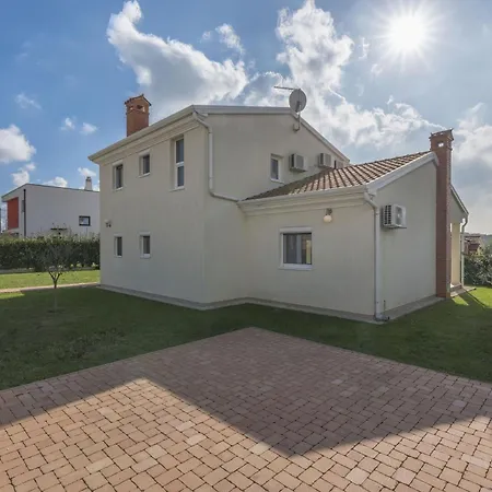 Anita For 7 People Near With Private Pool And Beautiful Garden