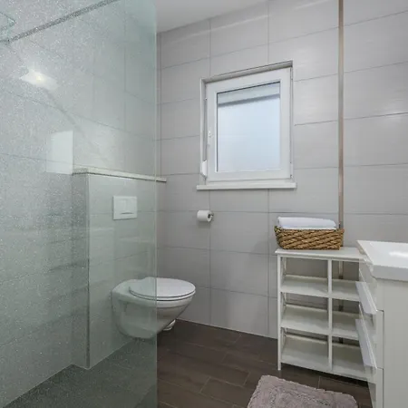 Anita For 7 People Near With Private Pool And Beautiful Garden Пореч