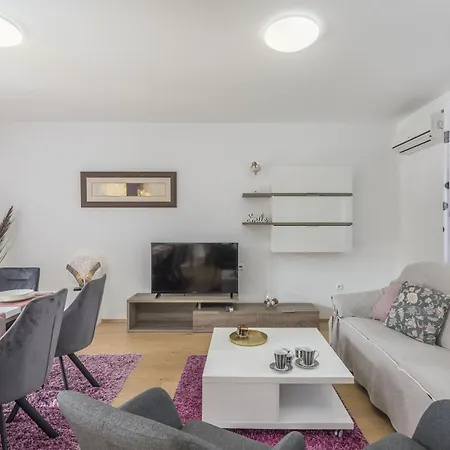 Anita For 7 People Near With Private Pool And Beautiful Garden Вилла *